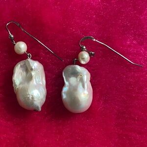 BAROQUE LARGE DANGLING DROP EARRINGS